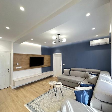 Luxurious Seaside Apartment Драч Екстериор снимка