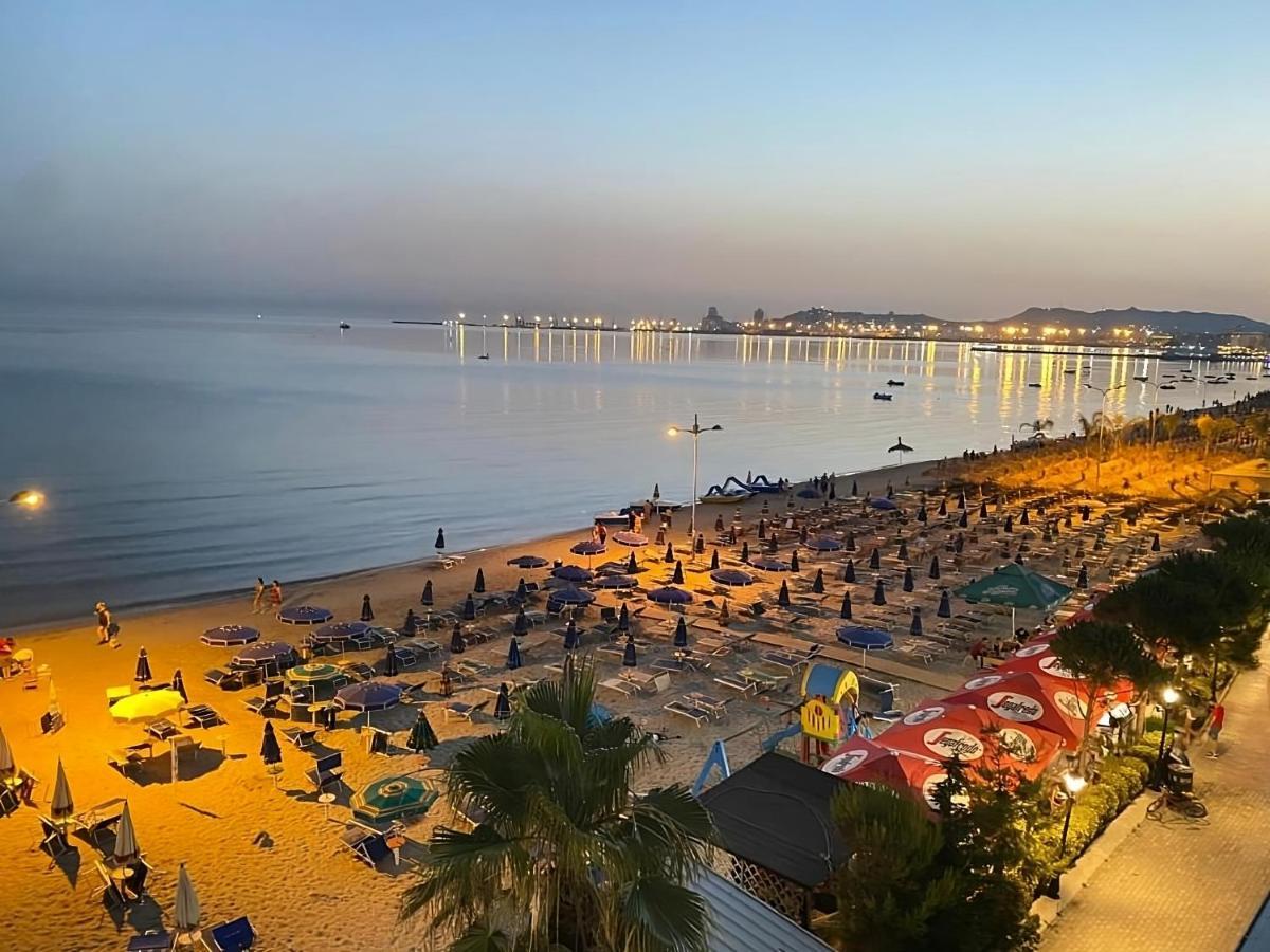 Luxurious Seaside Apartment Драч Екстериор снимка